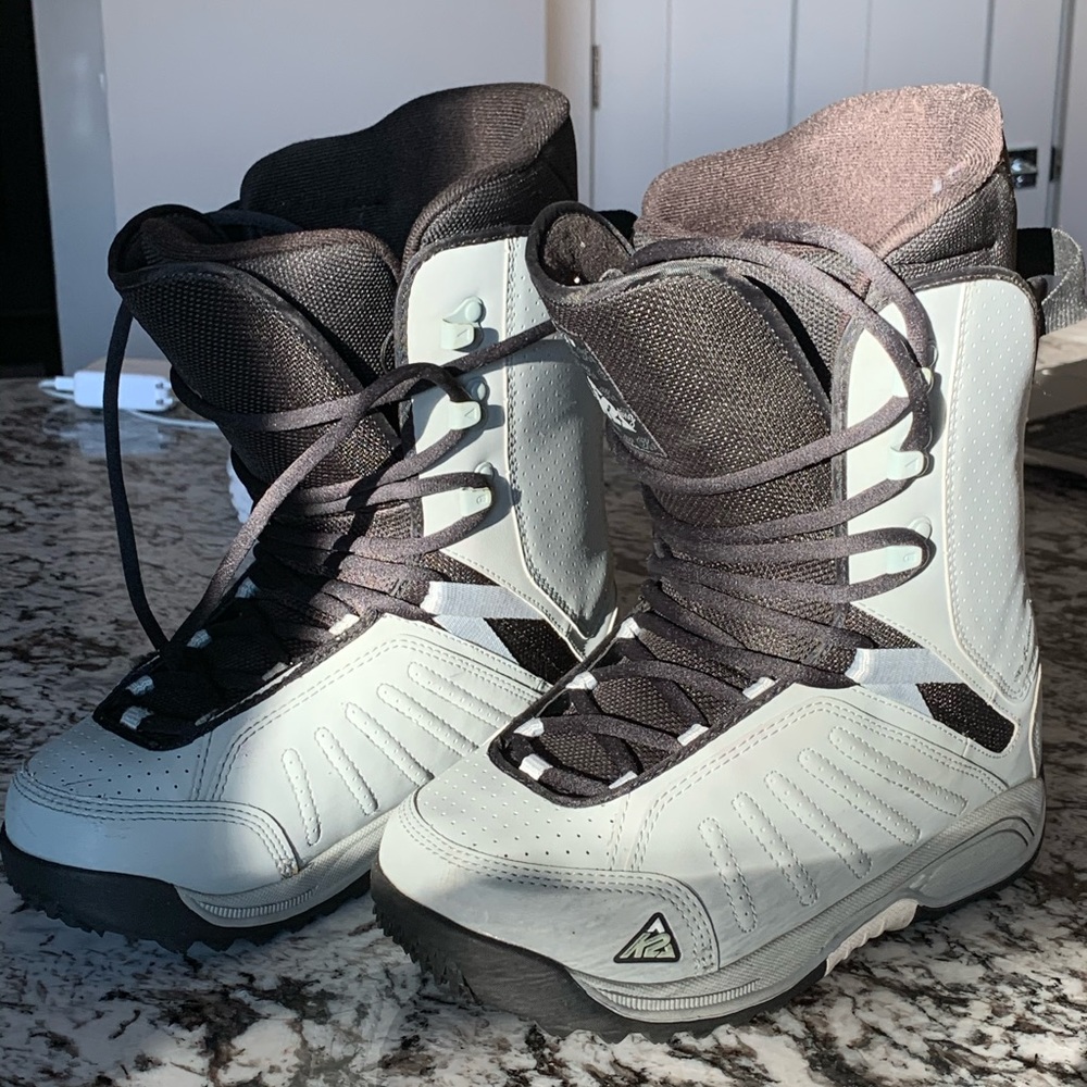 Womens K2 Snowboard boots (Size 7)